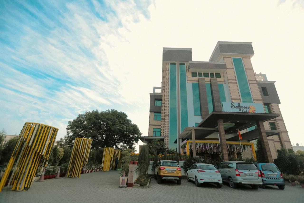 Hotel Saffron Leaf Dehradun Luaran gambar