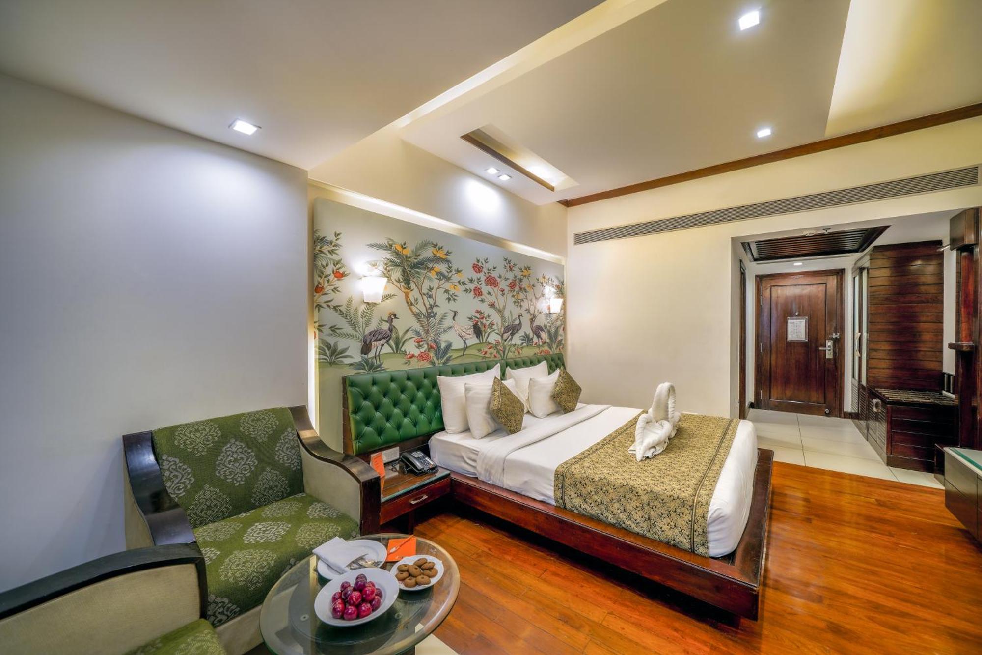 Hotel Saffron Leaf Dehradun Luaran gambar