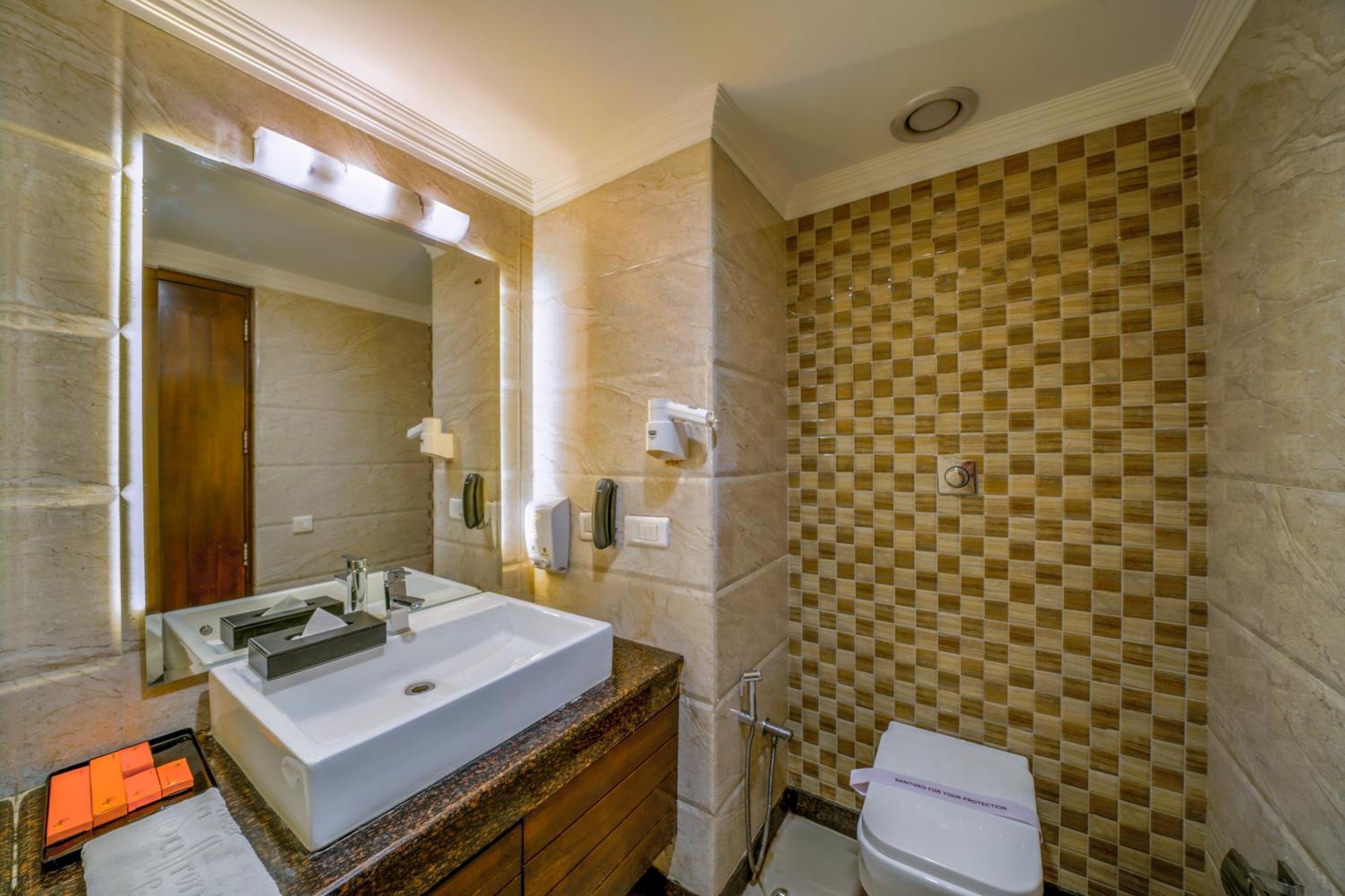 Hotel Saffron Leaf Dehradun Luaran gambar
