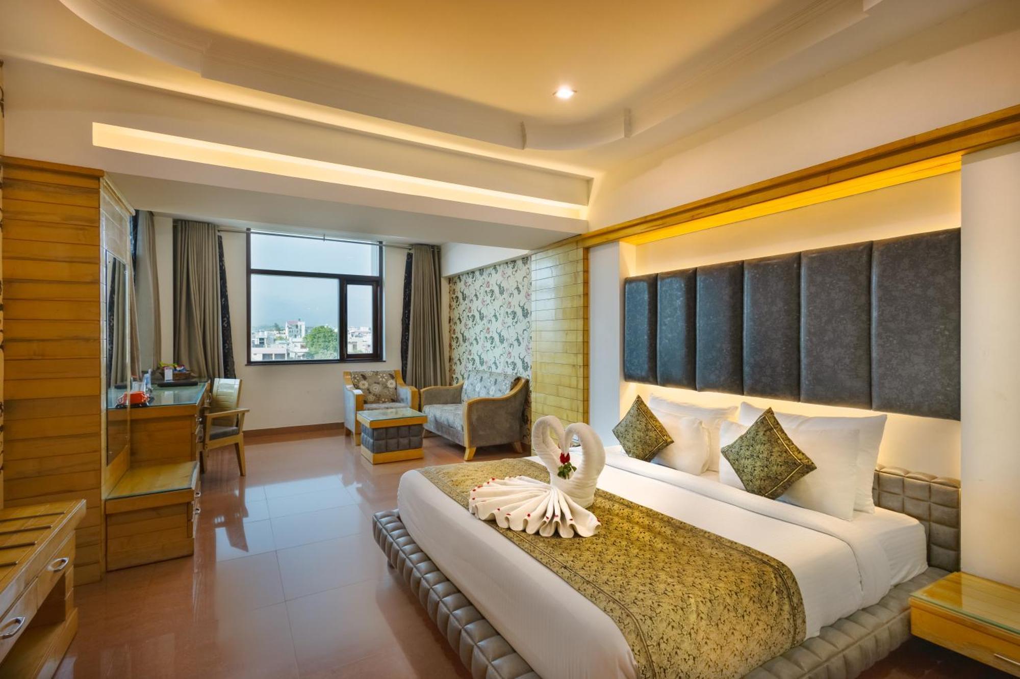 Hotel Saffron Leaf Dehradun Luaran gambar
