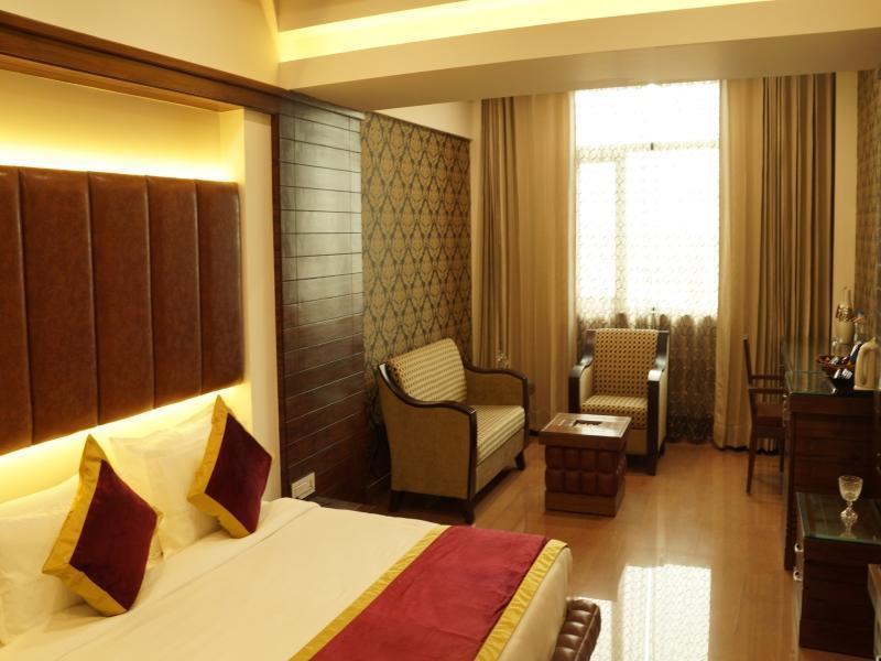 Hotel Saffron Leaf Dehradun Luaran gambar