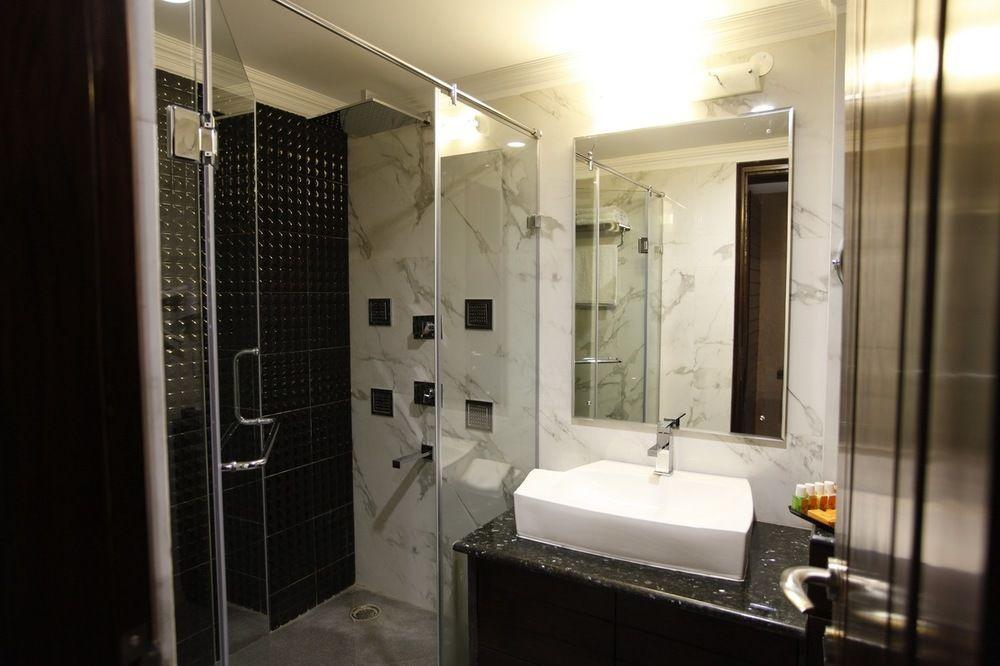 Hotel Saffron Leaf Dehradun Luaran gambar