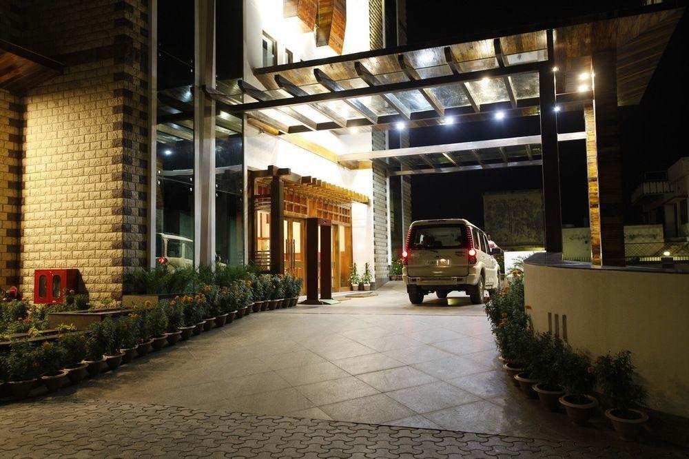 Hotel Saffron Leaf Dehradun Luaran gambar