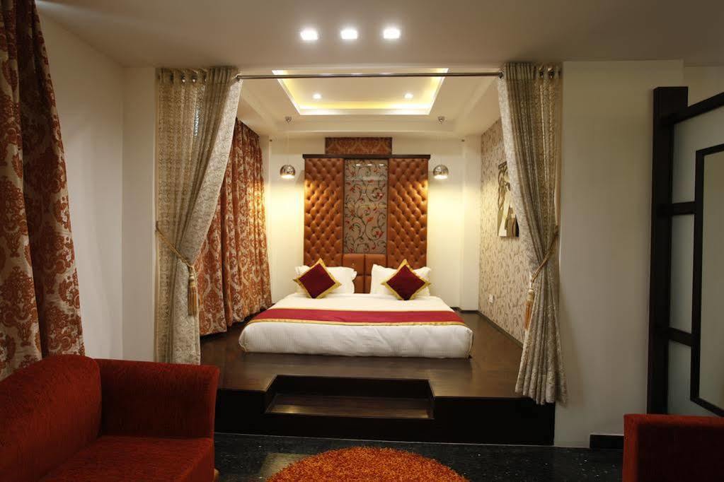 Hotel Saffron Leaf Dehradun Luaran gambar