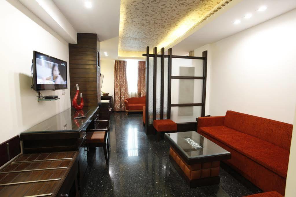 Hotel Saffron Leaf Dehradun Luaran gambar