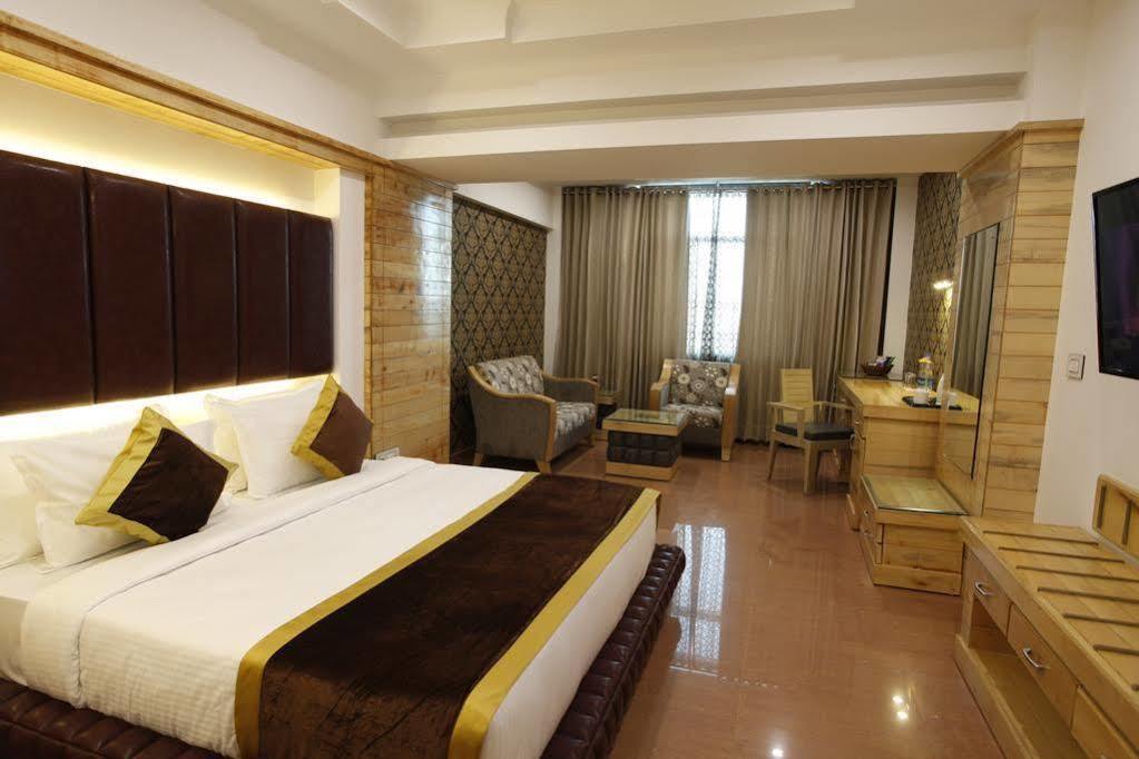 Hotel Saffron Leaf Dehradun Luaran gambar